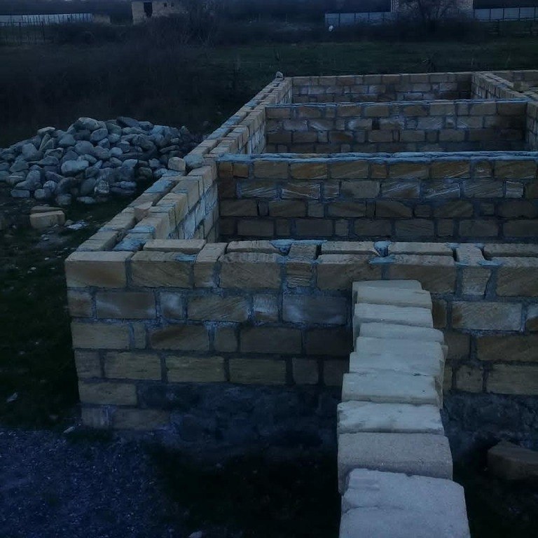 1859568