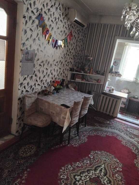 1864192