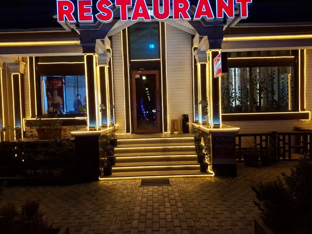 1864935
