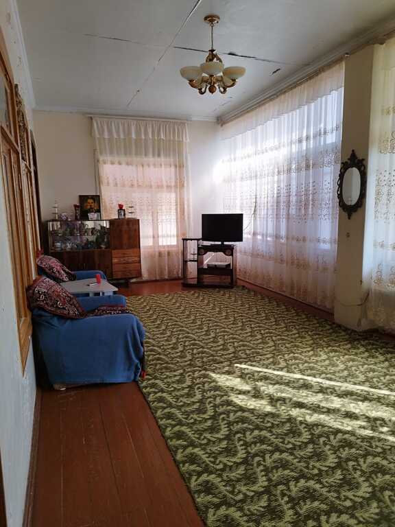 1870440