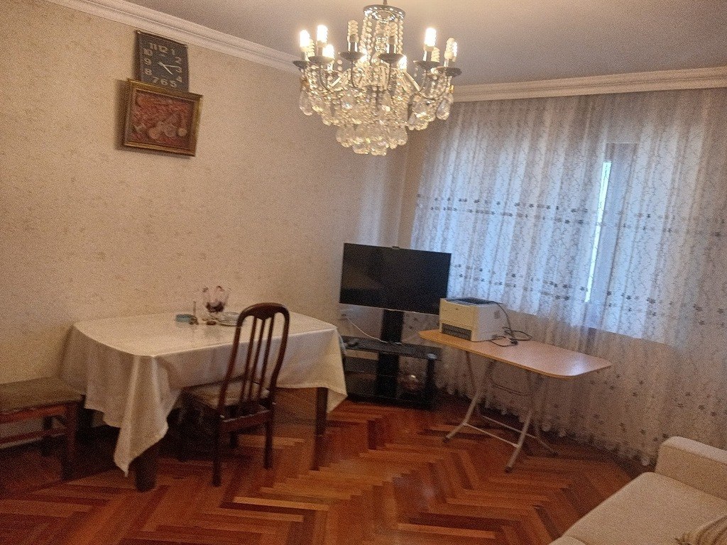 1874225