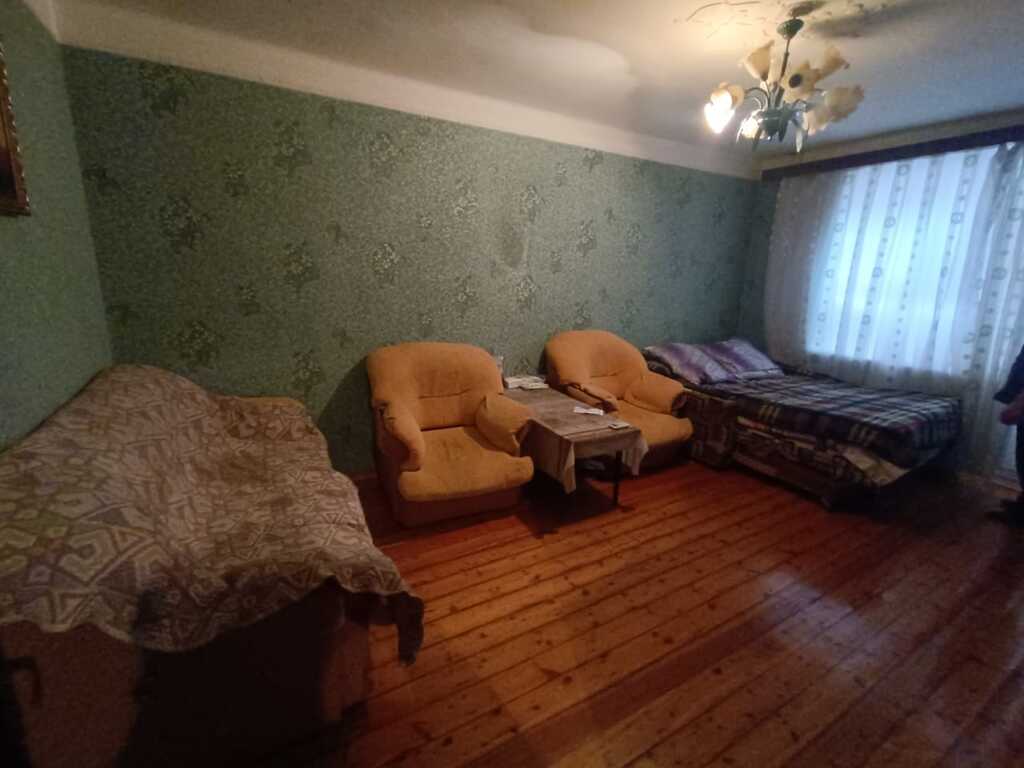 1874752