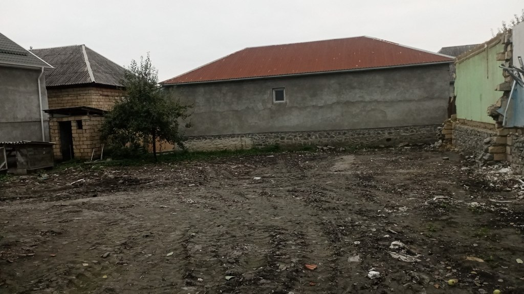 1875150