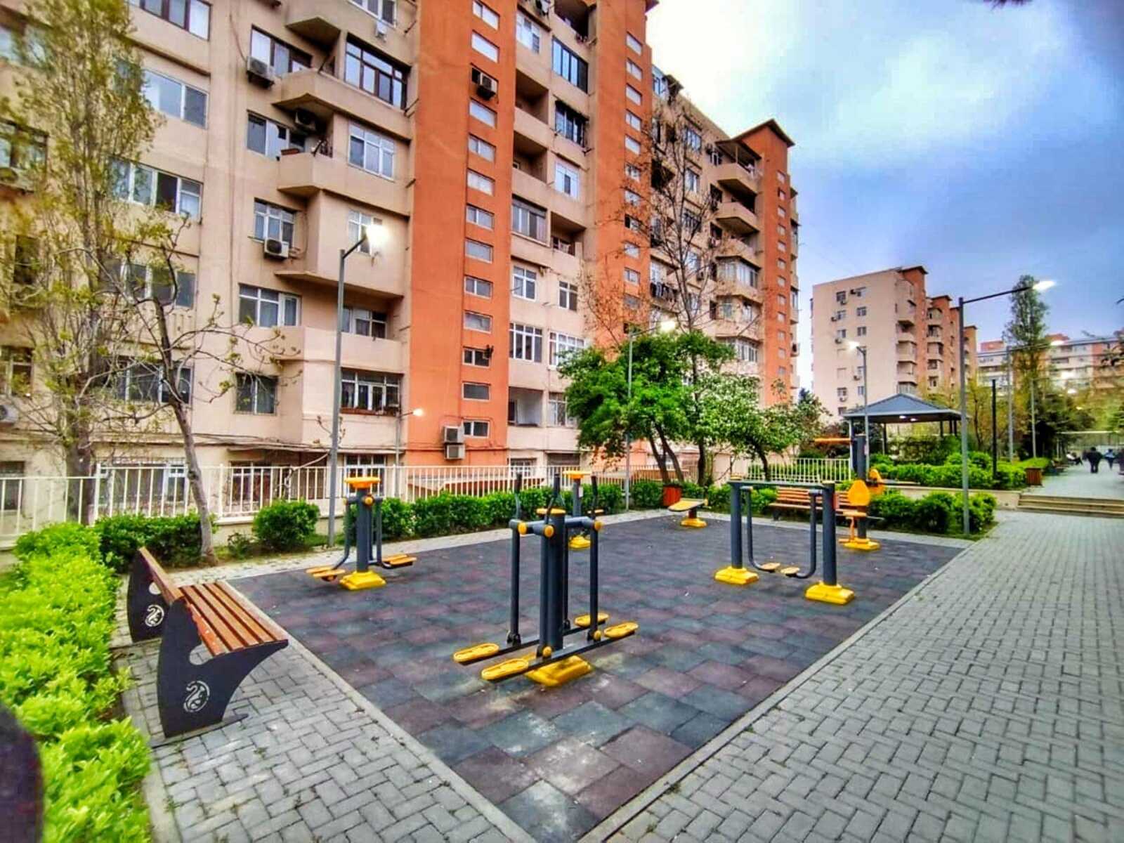 2056435