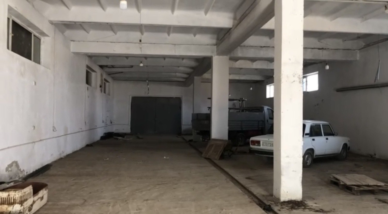 2058157