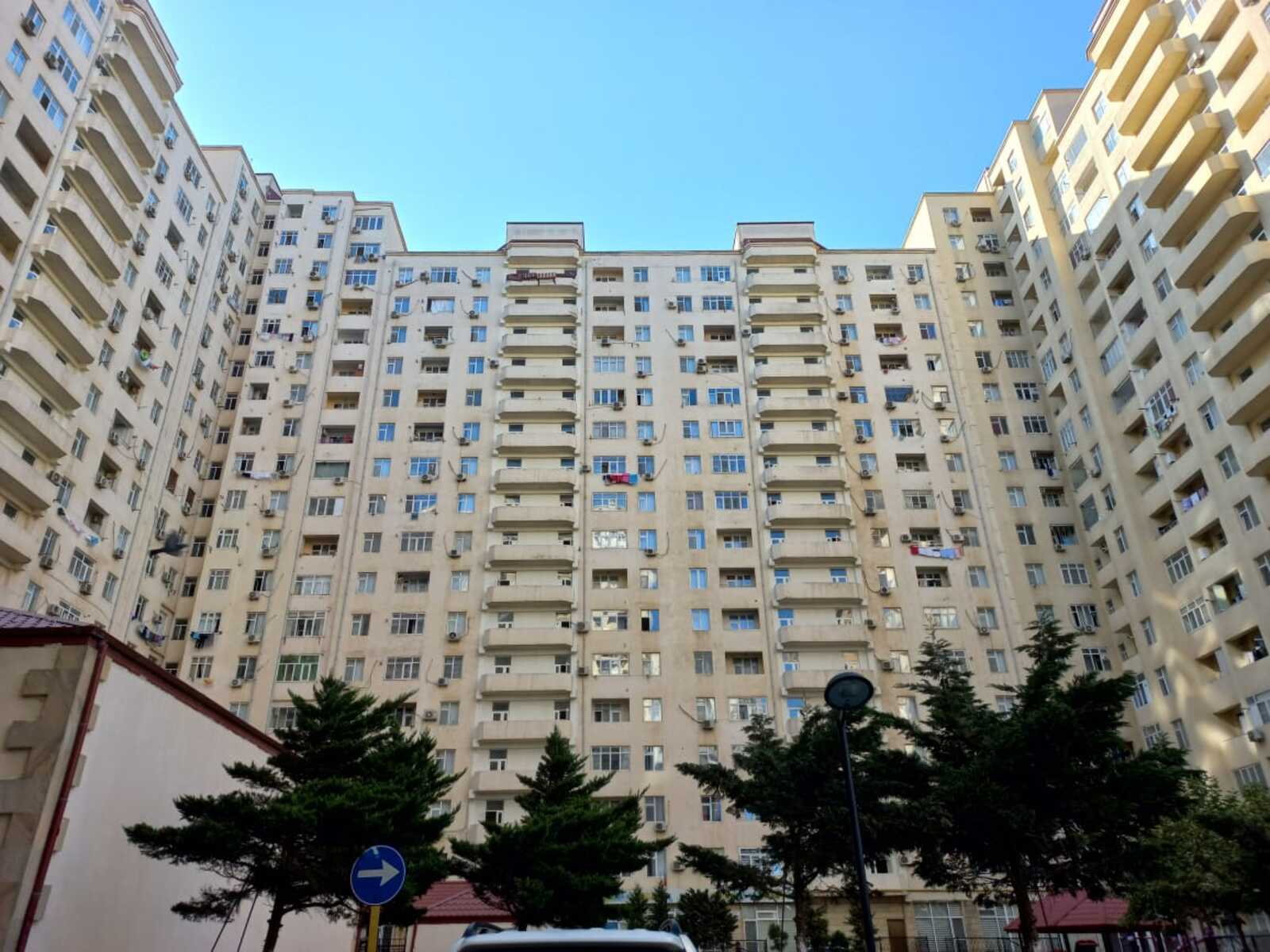 2063561