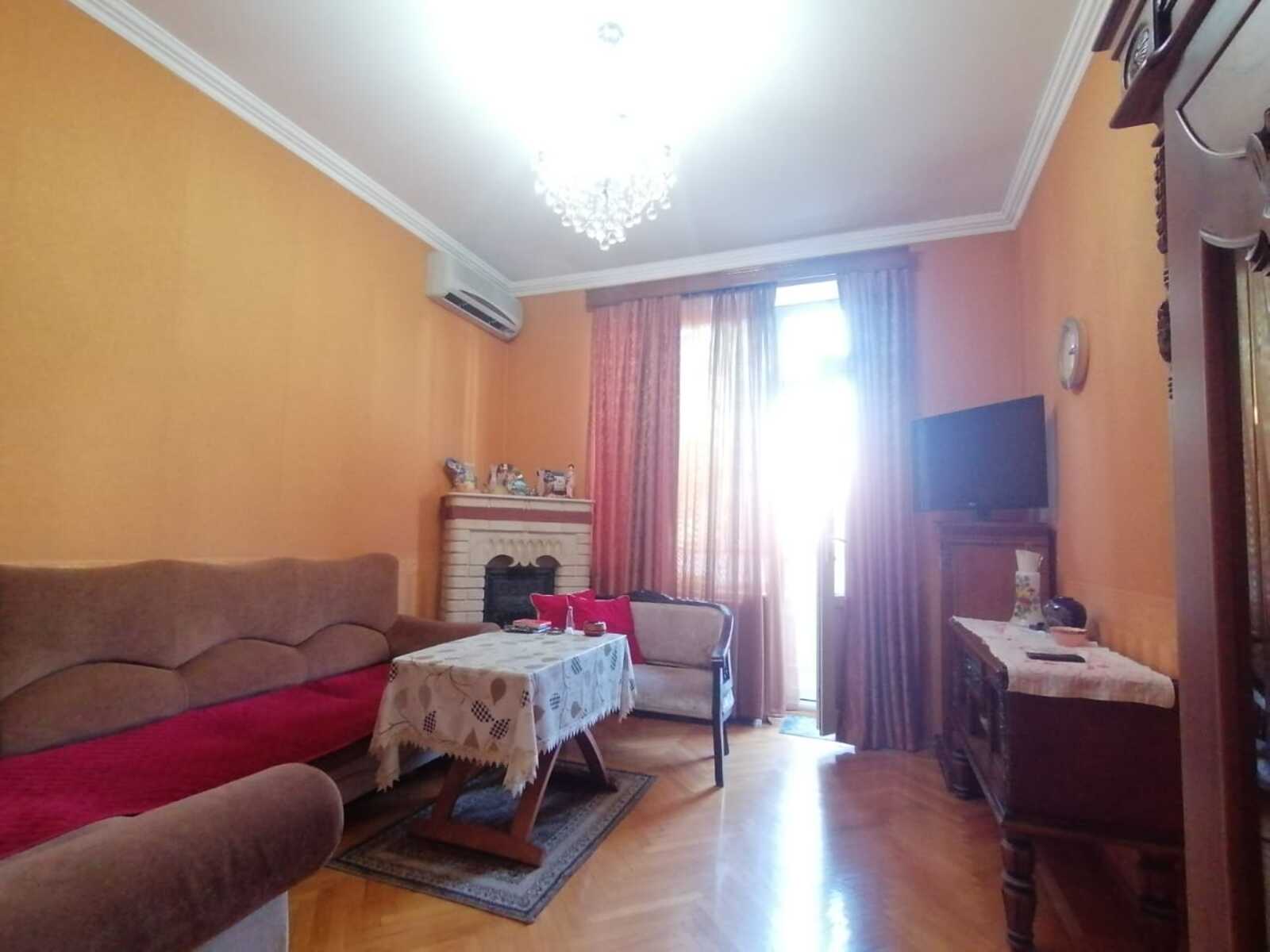 2063761