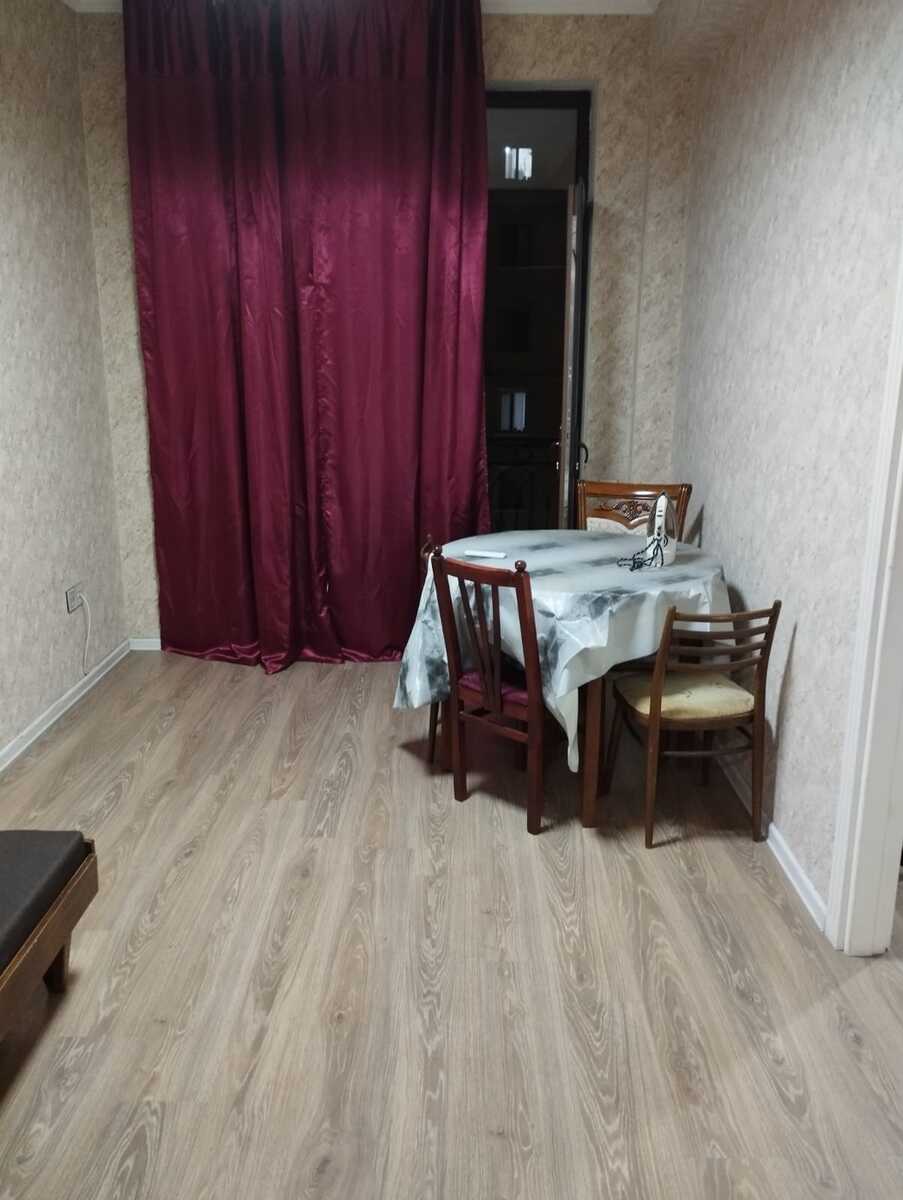 2067105