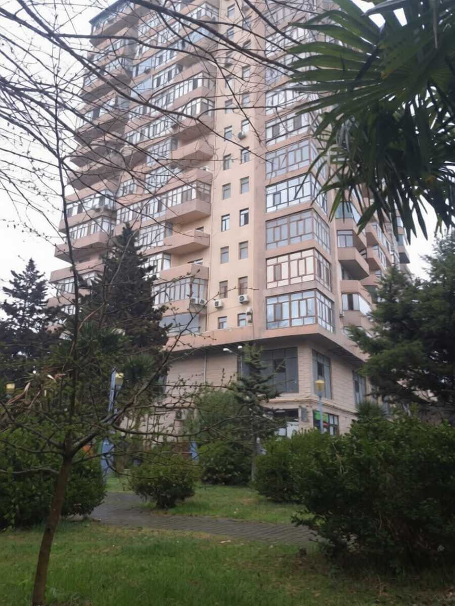 2067368