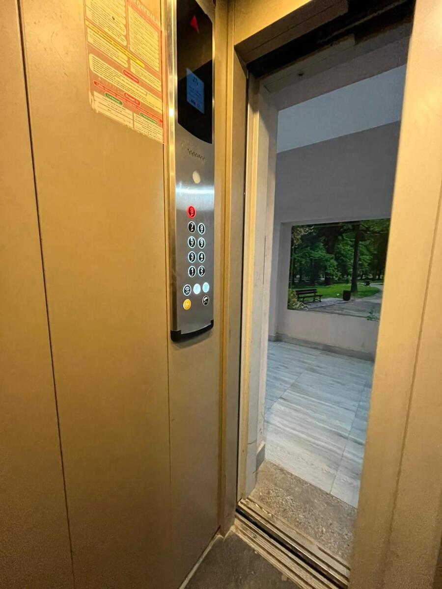 2067652