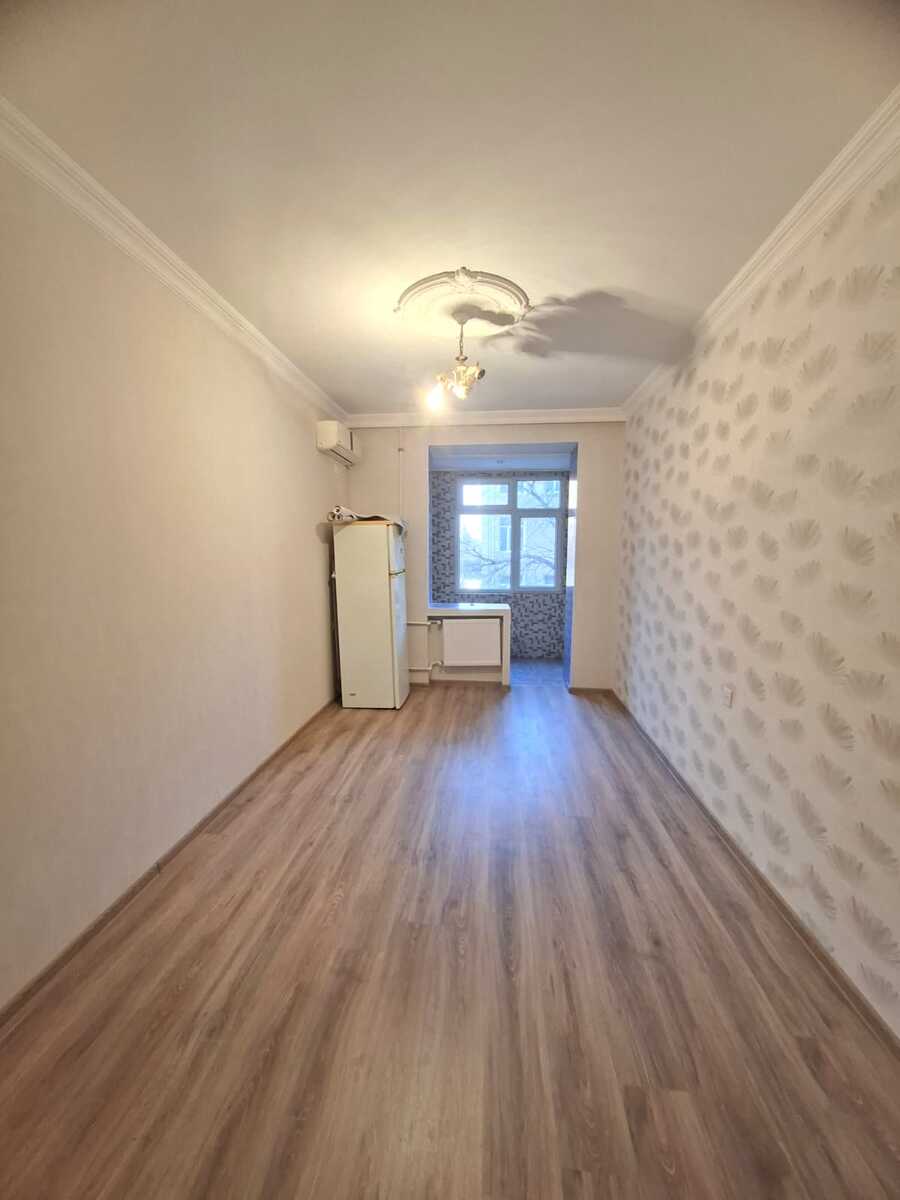 2068956