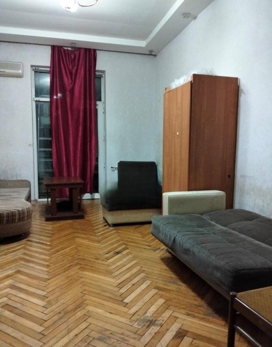 2070573