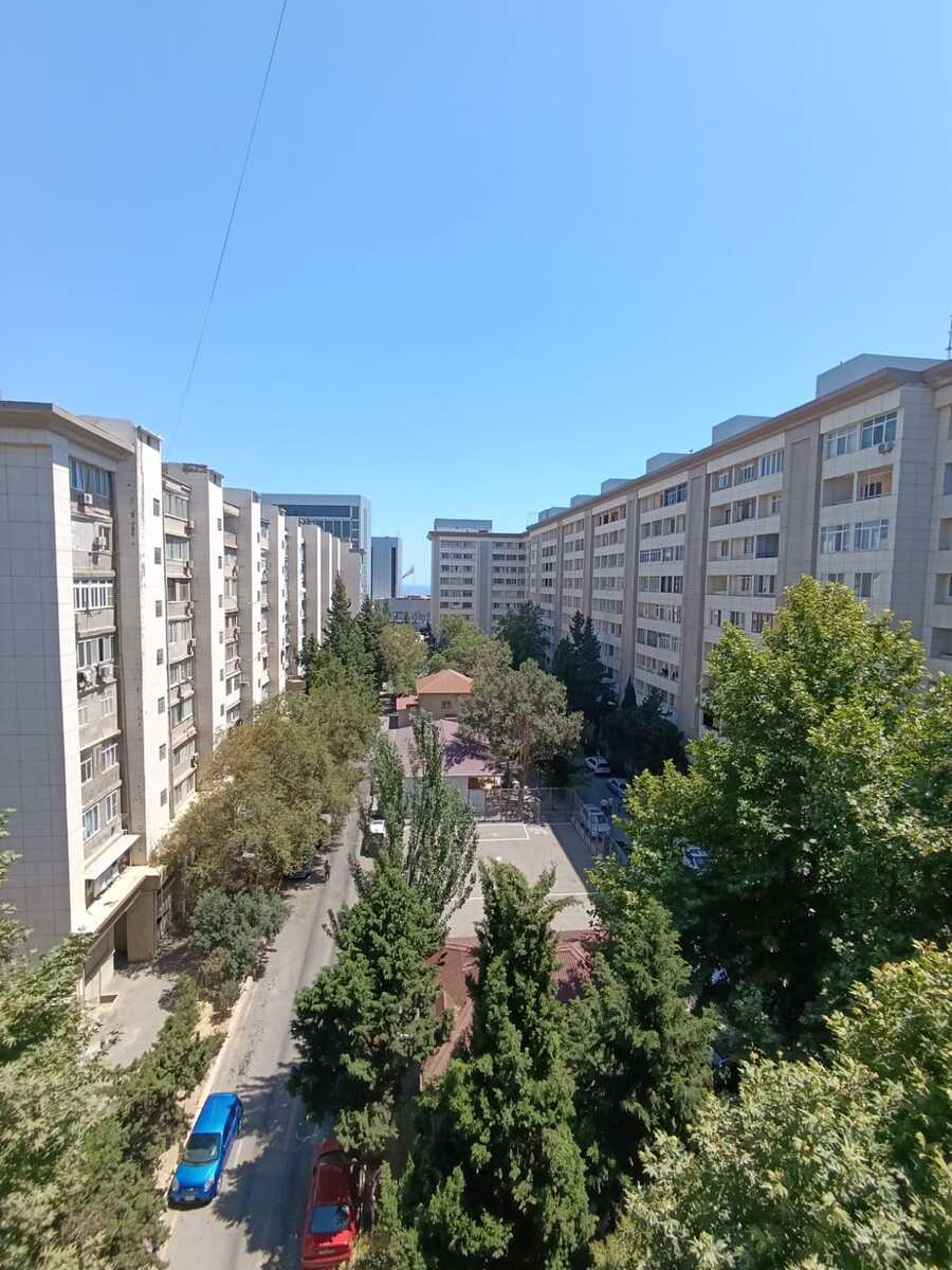 2070608