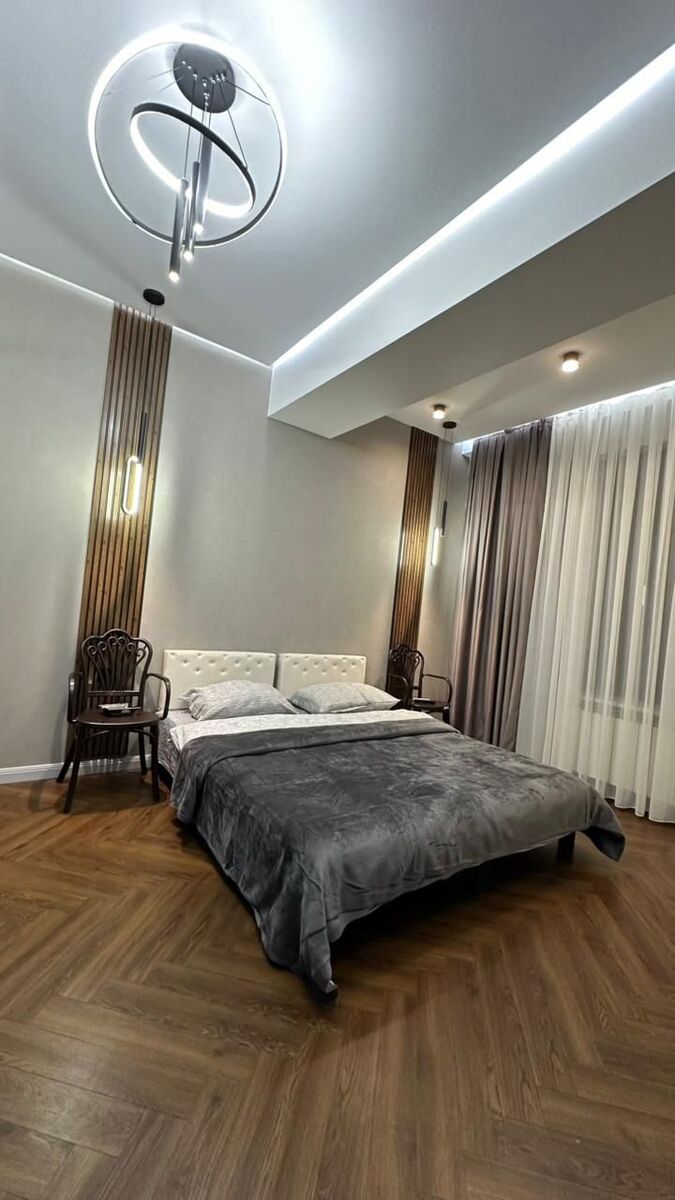 2070658