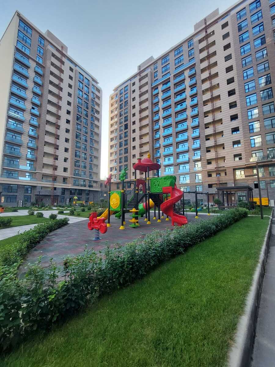 2075626
