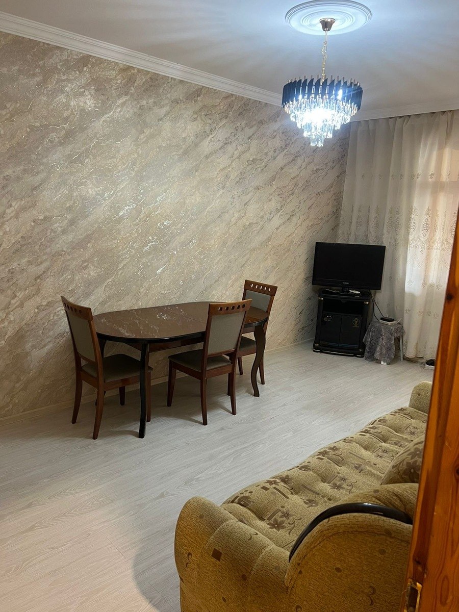 2076967