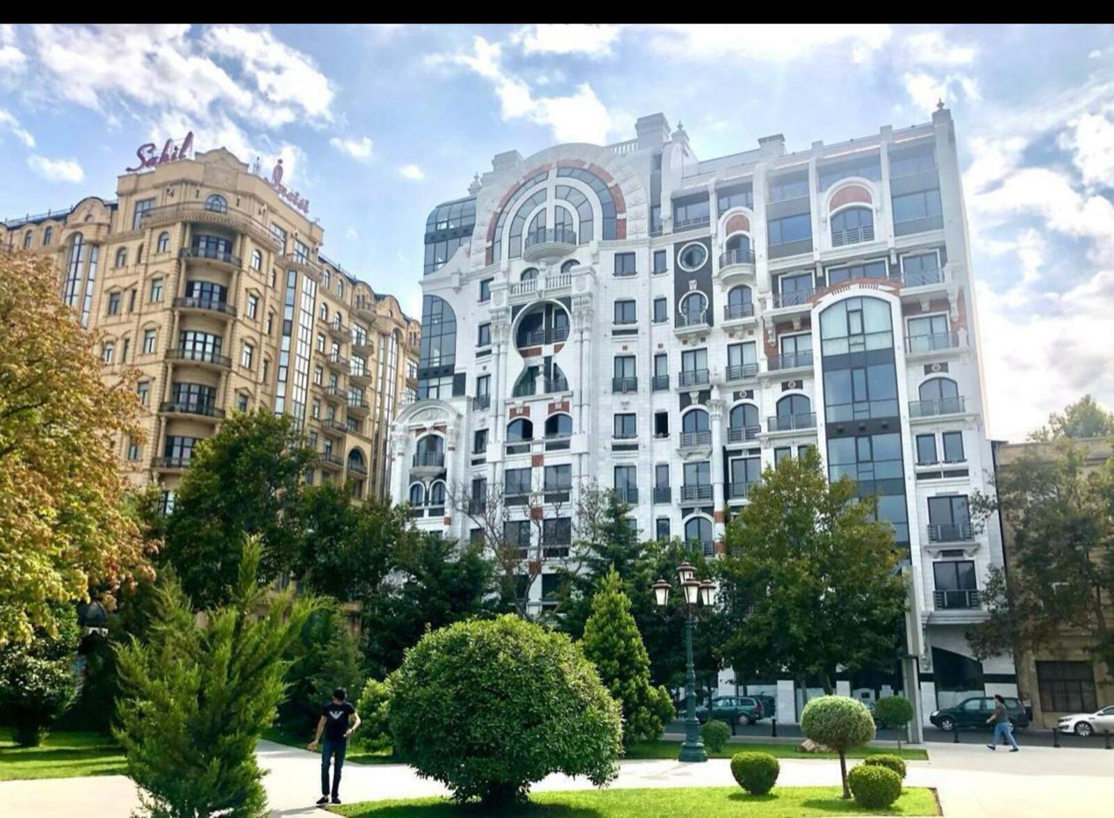 2079464