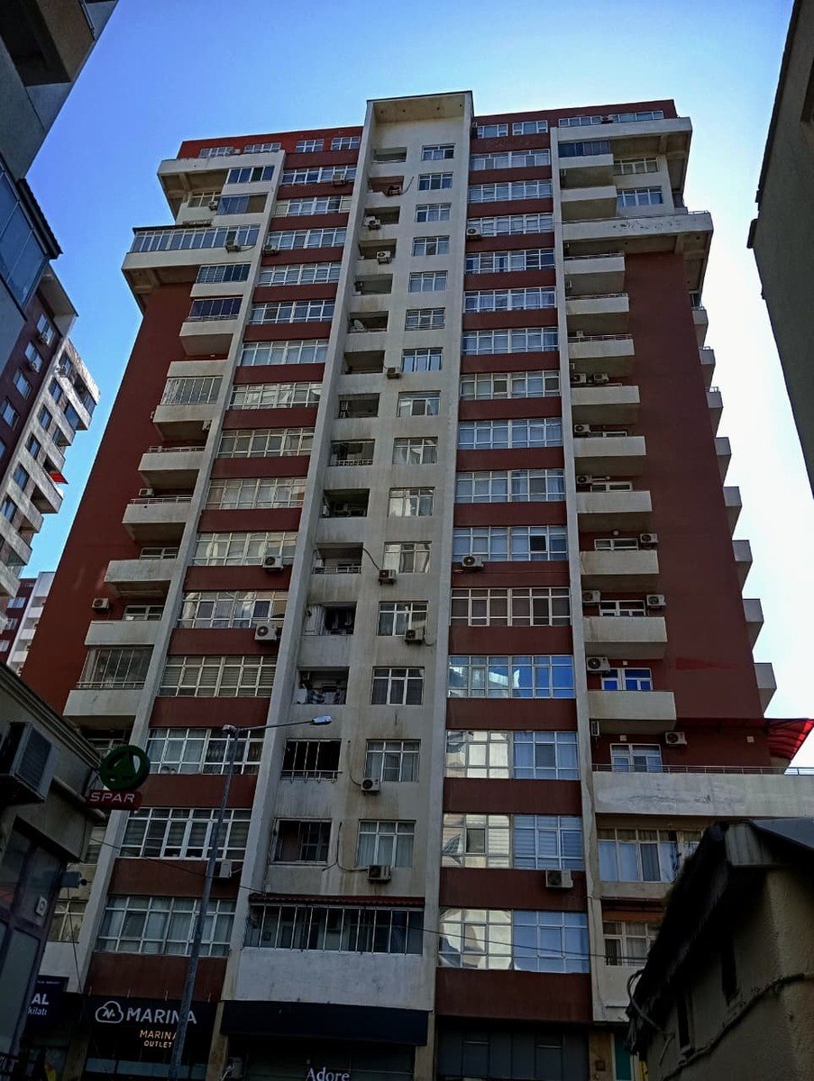 2081048
