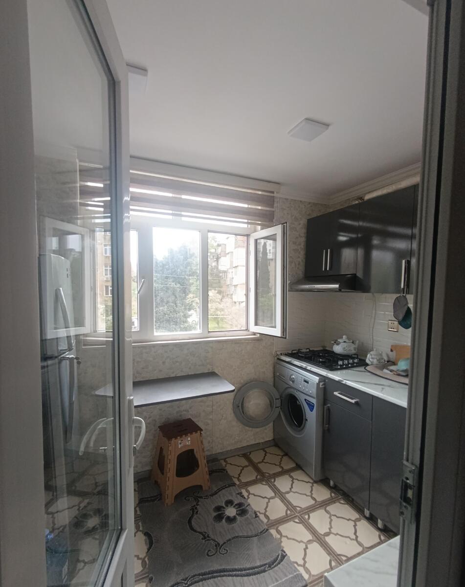 2081351