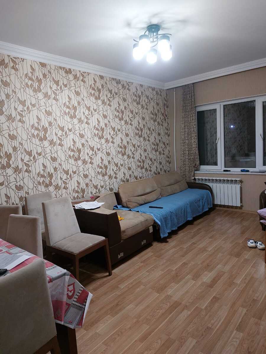2081546