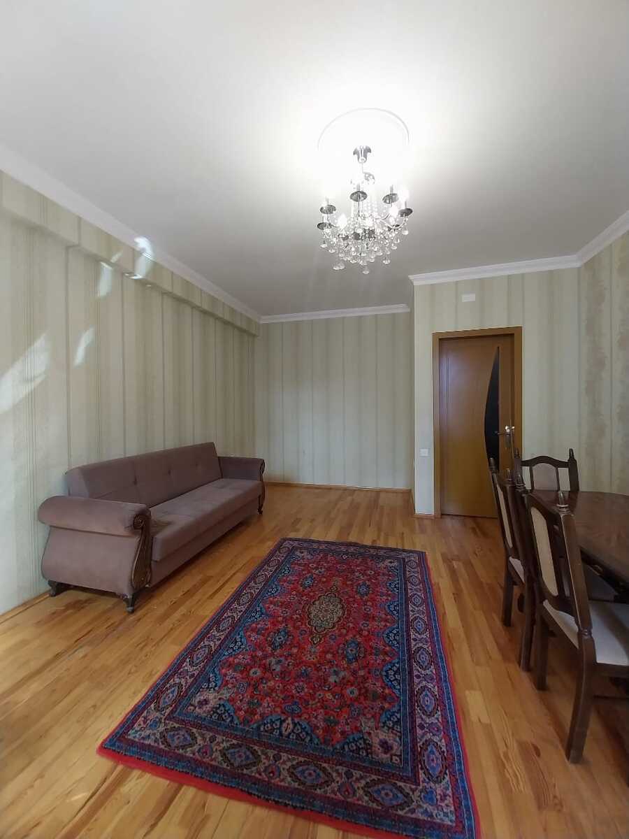 2082458