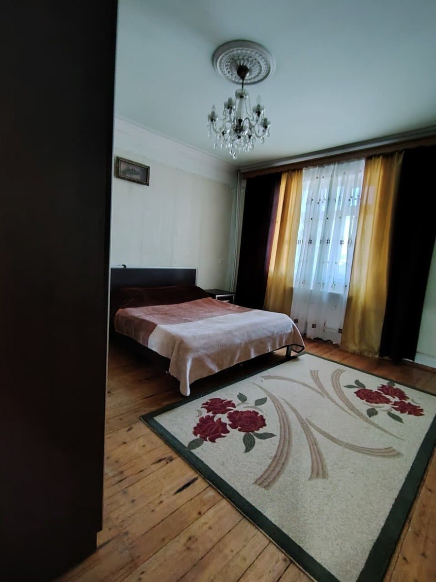 2082469